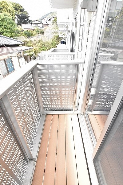 Une beau palais（ｴﾇﾎﾞｰﾊﾟﾚ）   ベランダ