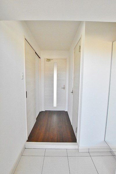 グランシャリオ三萩野 玄関