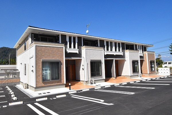 クレメント小倉南壱番館 205号室 外観