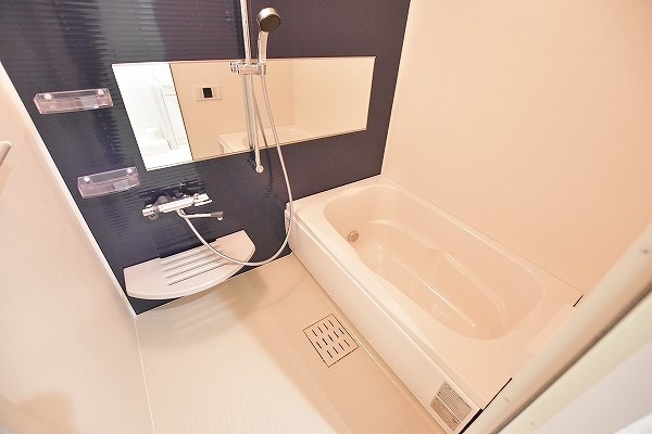 グランシャリオ三萩野 風呂画像