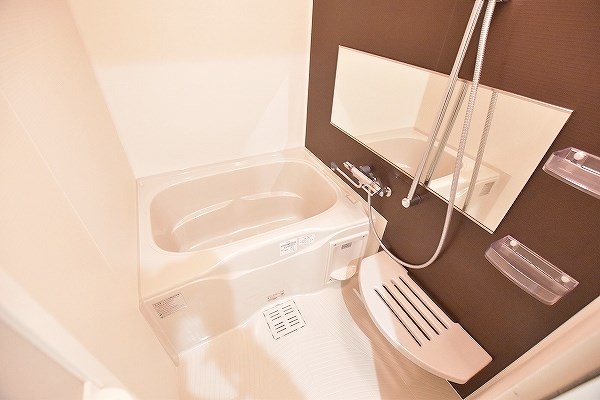 グランシャリオ三萩野 風呂画像