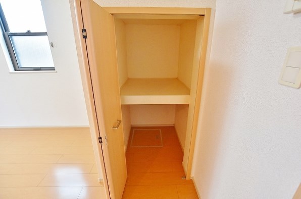 ラインハイム足立山Ａ棟 その他32