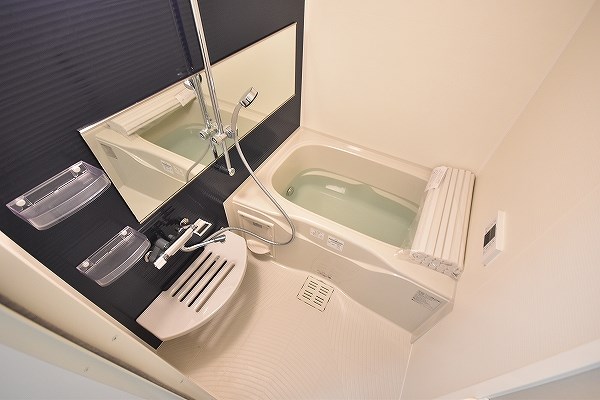 グランシャリオ三萩野 風呂画像