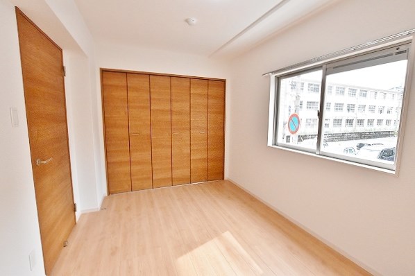 ミーナ白銀  ベッドルーム