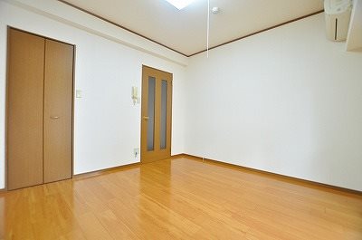 エルマーノ下到津 リビング