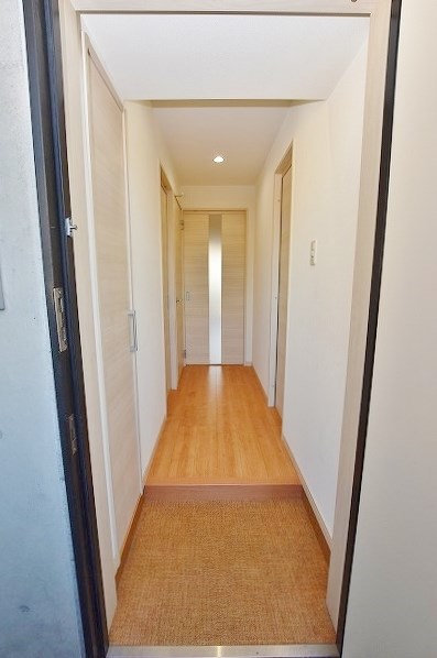 Studie TOBIHATA (スタディ飛幡)   玄関