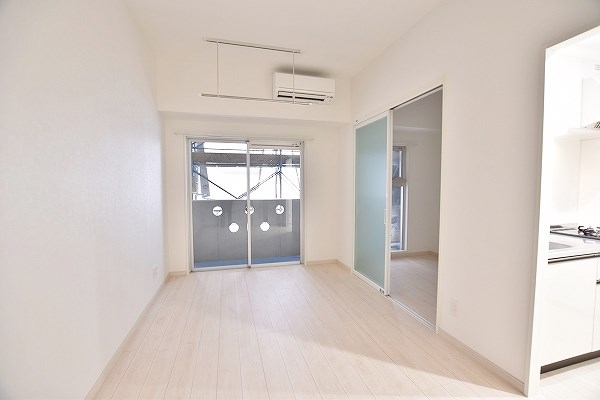 Studie TOBIHATA (スタディ飛幡)   リビング