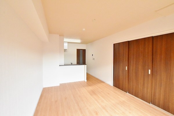 サンビル守恒   リビング