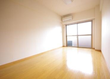 マーベラス下到津   リビング