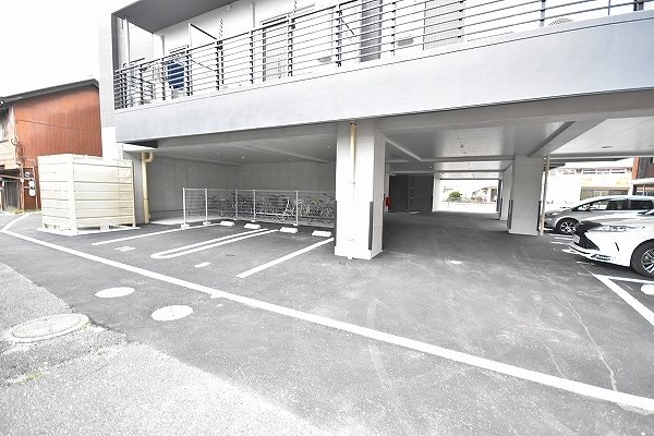 GALA PLATINUM COURT（ガーラプラチナコート） 駐車場