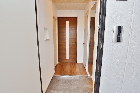 グレース上富野 玄関