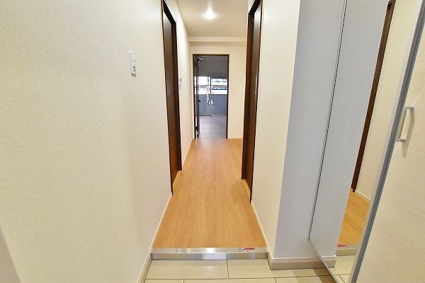 ZEGUNA（ゼグナ） 玄関