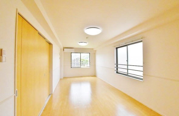 ピラーズ石田 リビング