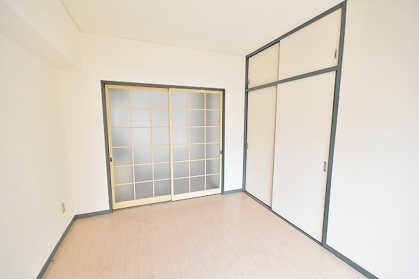 原ビル ベッドルーム