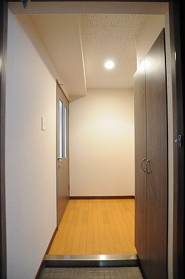 ロイヤルセンターＢＬＤ 玄関