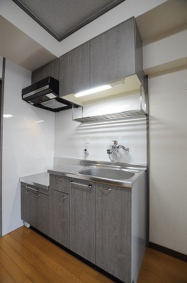 ロイヤルセンターＢＬＤ キッチン