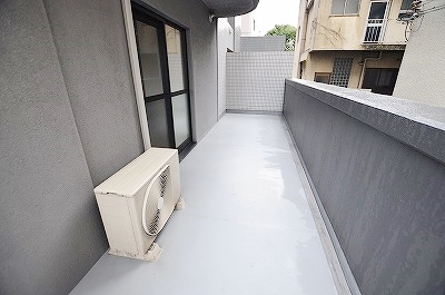 ロイヤルセンターＢＬＤ ベランダ