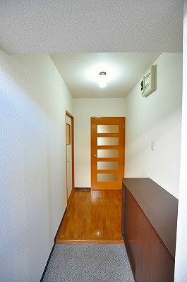 シャトレ吉野町  玄関