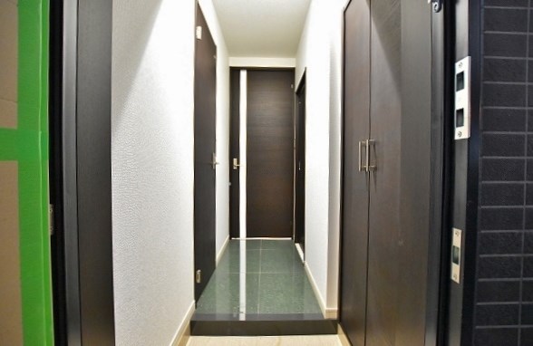 デザイナーズ　ザ・レトロ 玄関