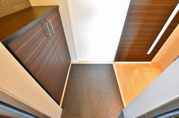 ラピス・ラジュリ 玄関