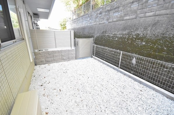 Ｃｌａｉｒｅ　Ｃｏｕｒｔ(クレアコート) ベランダ