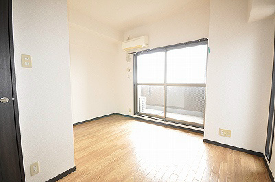 ウイングス片野Ⅱ ベッドルーム