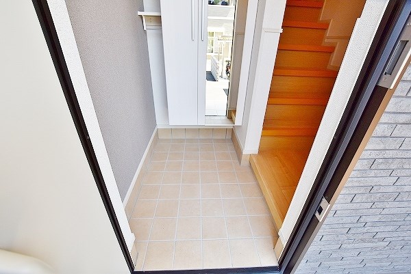 ヴィラルーチェ　Ａ棟  玄関