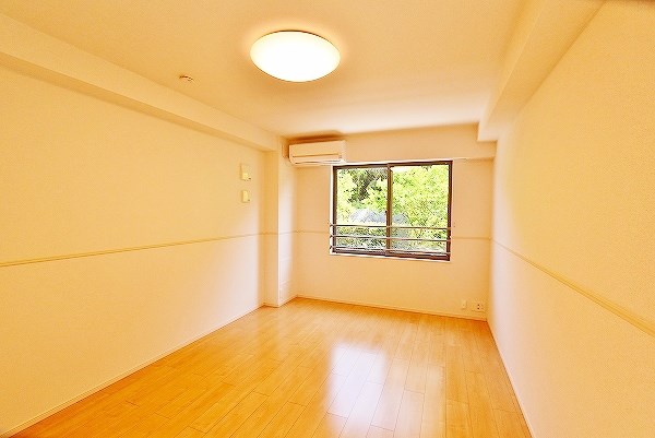 ヴィラルーチェ　Ａ棟  リビング