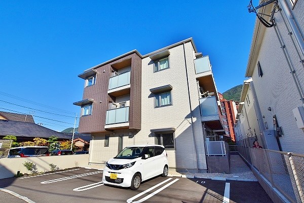 Ｈａｌｅ　Ｐｕｅｏ（ハレ　プエオ） 201号室 外観