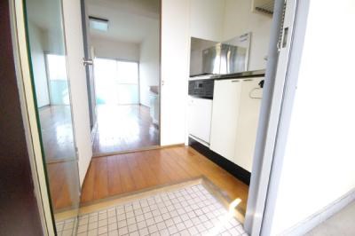 レディローザ 玄関