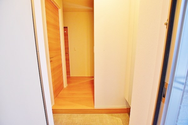 ルーブル下富野 玄関