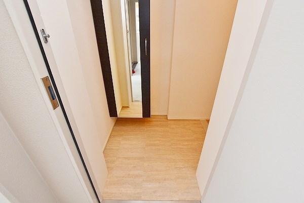 Merveille三萩野(メルヴェーユ三萩野) 玄関