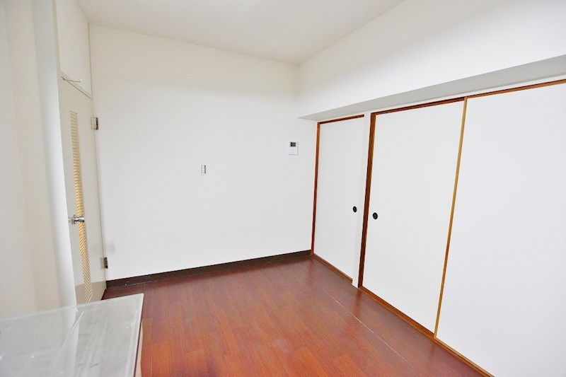 第８岡部ビル リビング