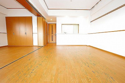 ニューリバー三萩野 リビング