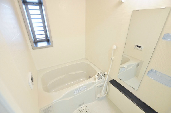 GRAVIS(グラヴィス) 風呂画像