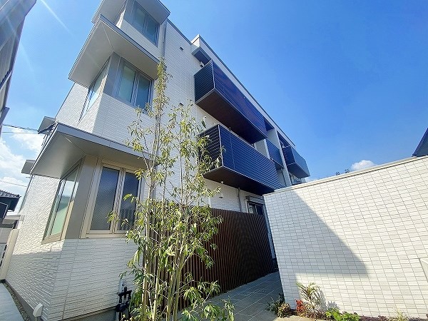 シャーメゾン・ネバーランド 102号室 外観