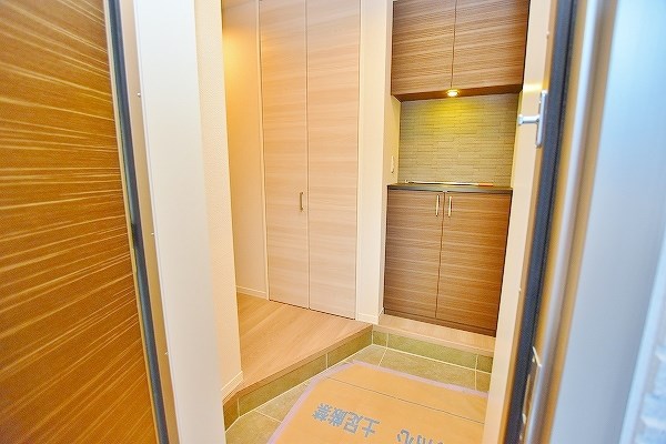 シャーメゾン・ネバーランド 玄関