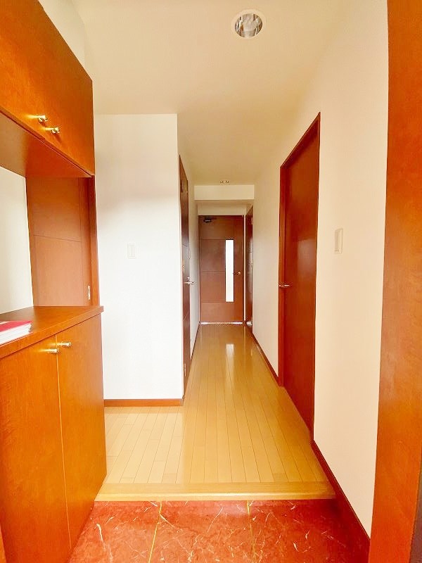 ニューガイア高野  玄関