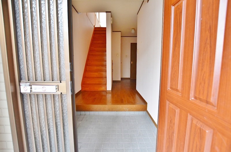 ヴィレッジ前田 玄関