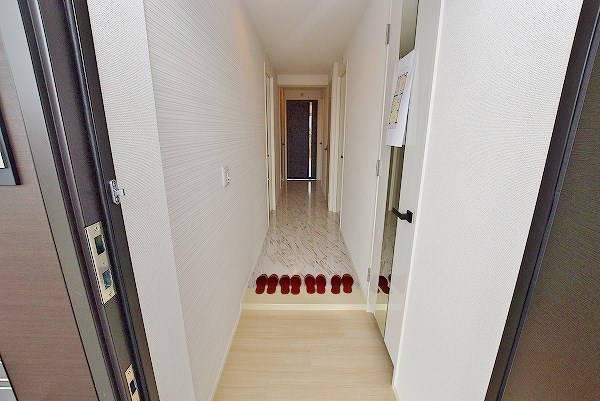 モアプラス日明エントラーダ 玄関