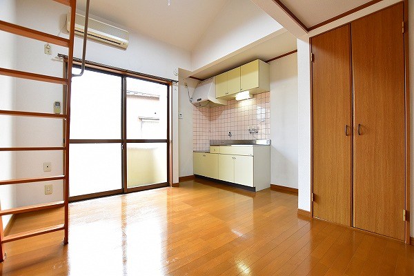 クレッシェンド西南 リビング