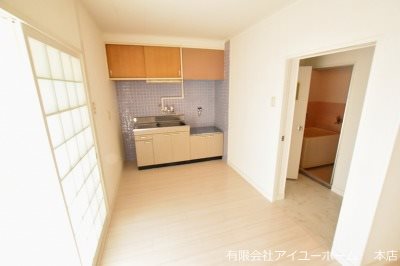 小文字ハイツ (山門町)  リビング