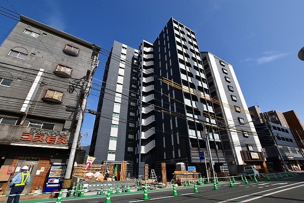 アースコートY'sシティ片野新町 404号室 外観