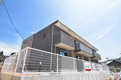 サン・オマージュ  201号室 外観