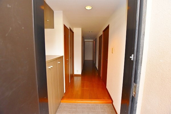 エクセレント中井 玄関