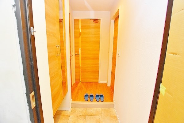 シズカビルディング白銀 玄関