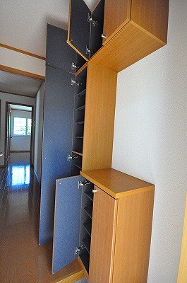 ジュネスエテルノ 玄関