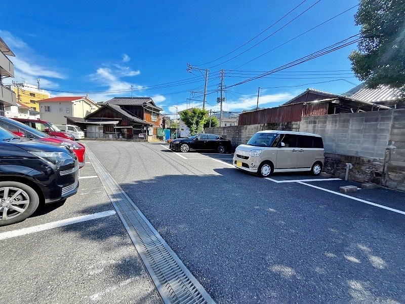 レスポワール赤坂B棟 駐車場