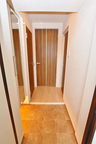 エンラージ・タワー 玄関