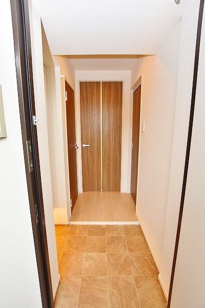 エンラージ・タワー 玄関